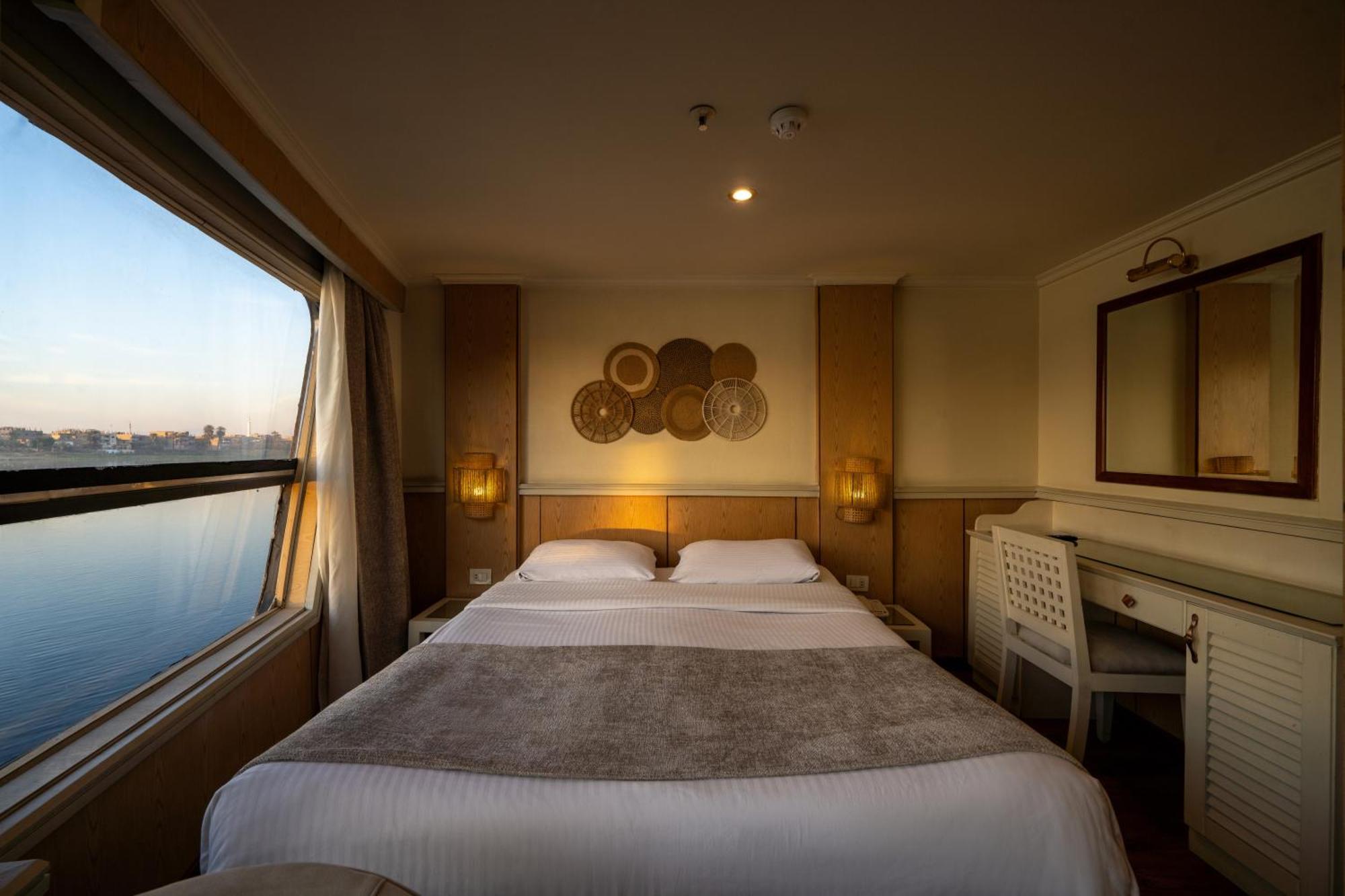 Hotel Magic I Nile Cruise Deluxe Boat The Scheduled Departure Is On Saturday For A 7-Day Nile Cruise Luxor Esterno foto