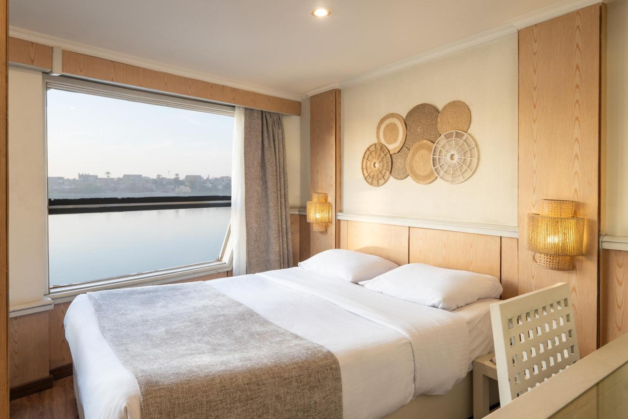 Hotel Magic I Nile Cruise Deluxe Boat The Scheduled Departure Is On Saturday For A 7-Day Nile Cruise Luxor Esterno foto