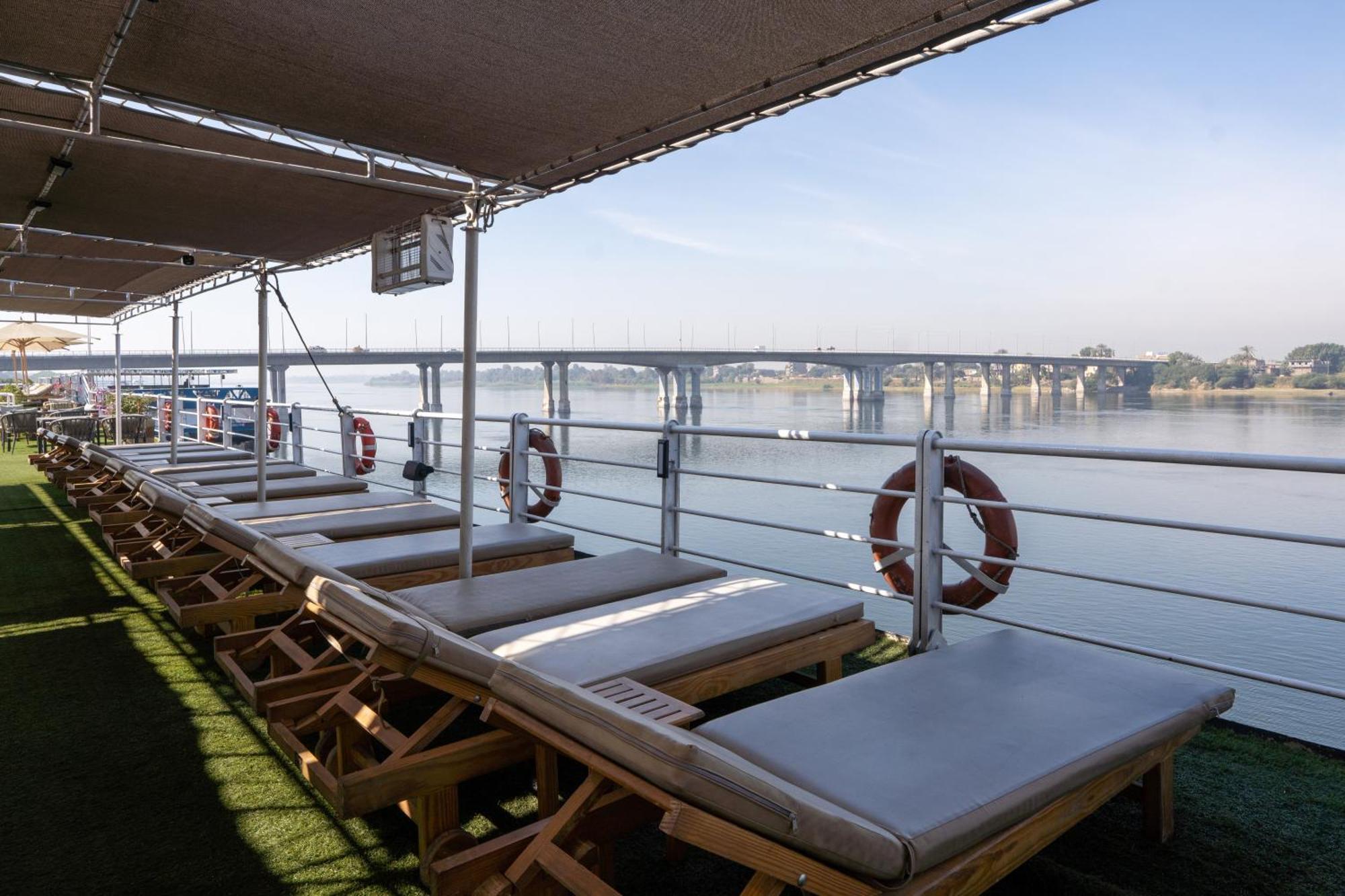 Hotel Magic I Nile Cruise Deluxe Boat The Scheduled Departure Is On Saturday For A 7-Day Nile Cruise Luxor Esterno foto